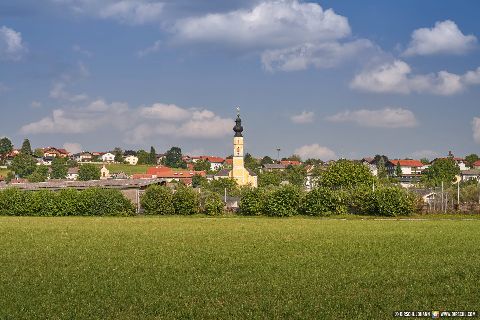 Gemeinde Tarsdorf Bezirk Braunau Dorfansicht (Dirschl Johann) Österreich BR